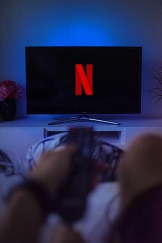 Netflix stock is common in FANG ETFs